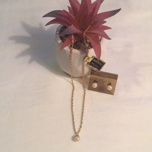 Pearl Earrings & Necklace Set. NWT